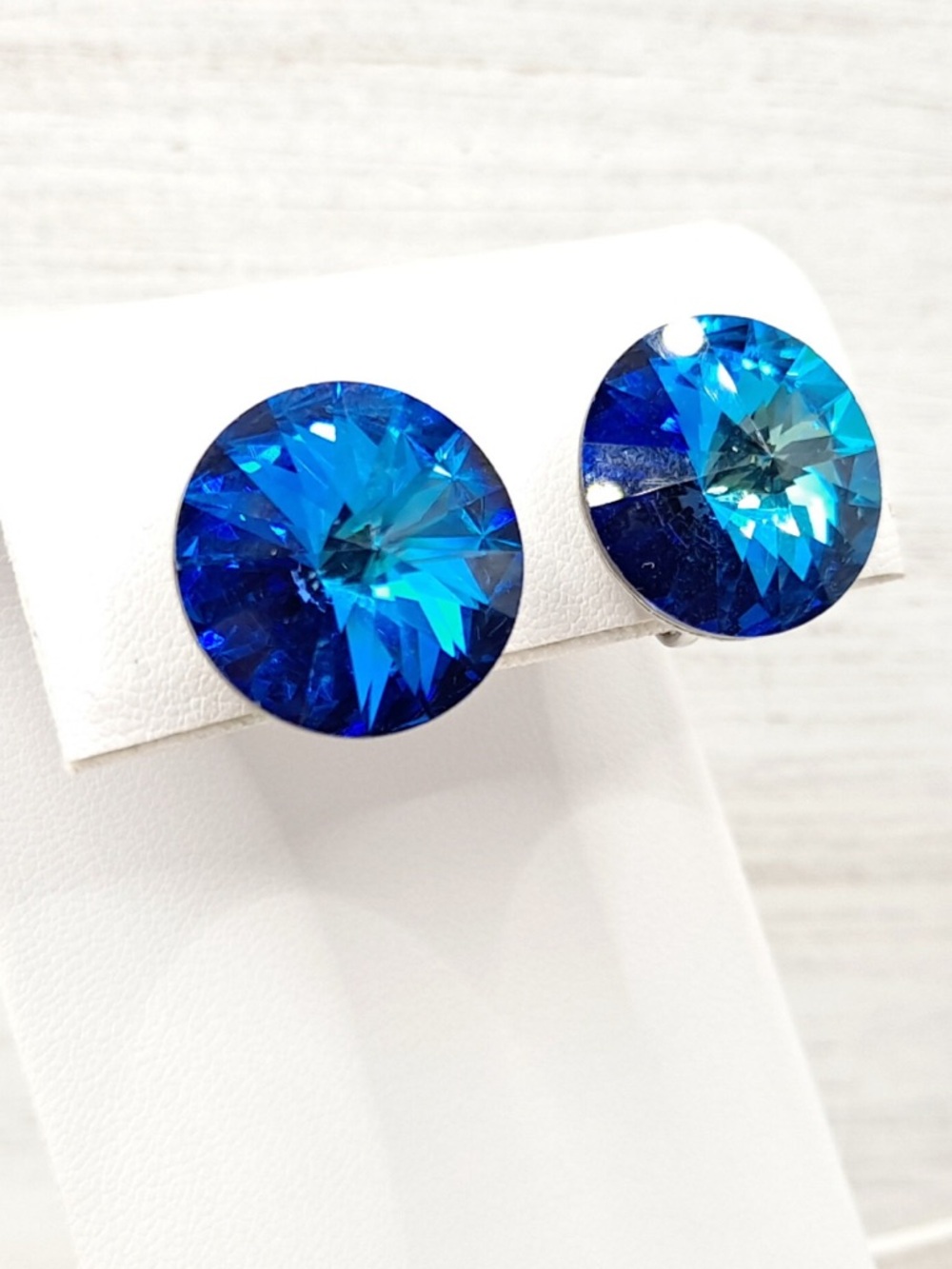 Vintage Weiss Vivid Blue Round Crystal Clip-On Earrings - Picture 3 of 10